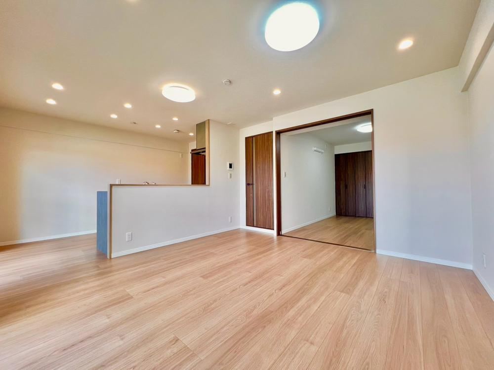 3LDK apartment in Tsurumi Ward, Osaka - Photo 1