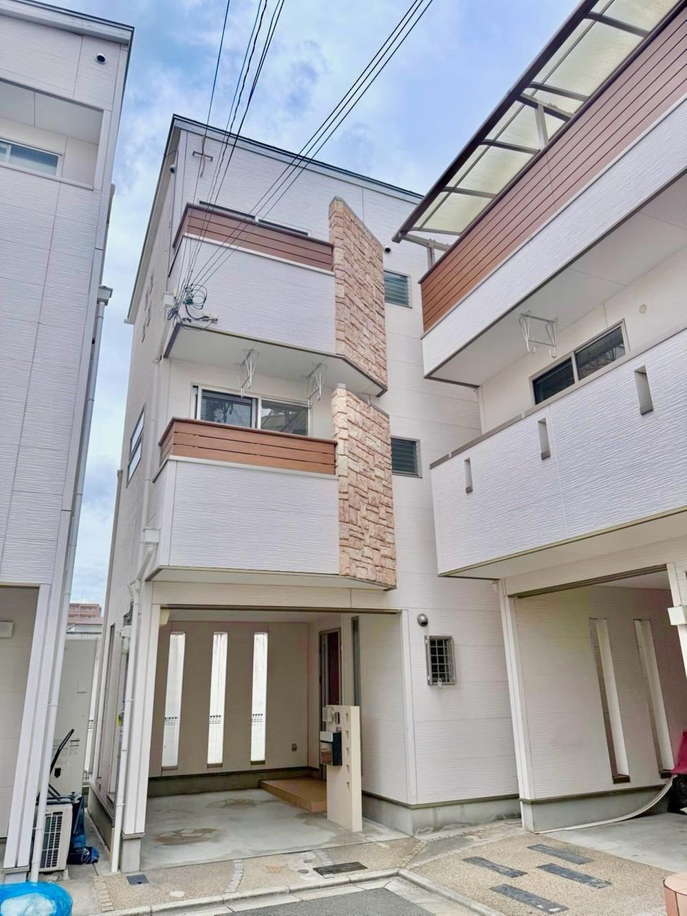 4LDK house in Tsurumi Ward, Osaka - Photo 1