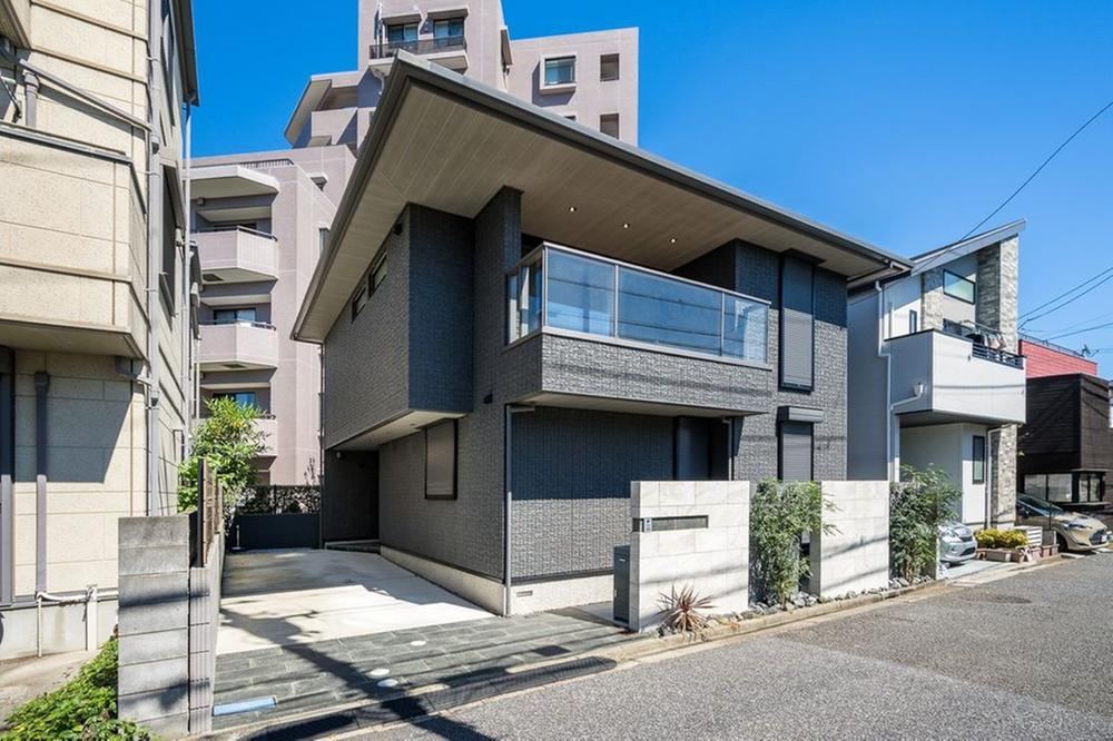 2LDK house in Nerima Ward, Tokyo - Photo 1