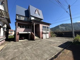 5LDK+S house in Minamiuonuma