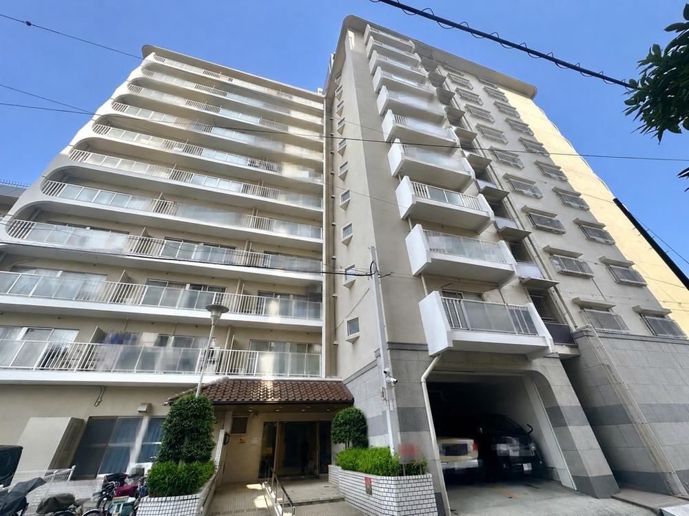 2LDK apartment in Joto Ward, Osaka - Photo 1