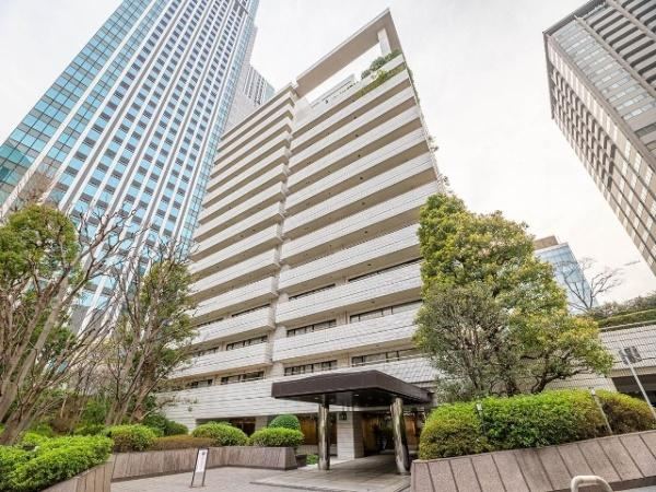3LDK apartment in Minato Ward, Tokyo - Photo 1