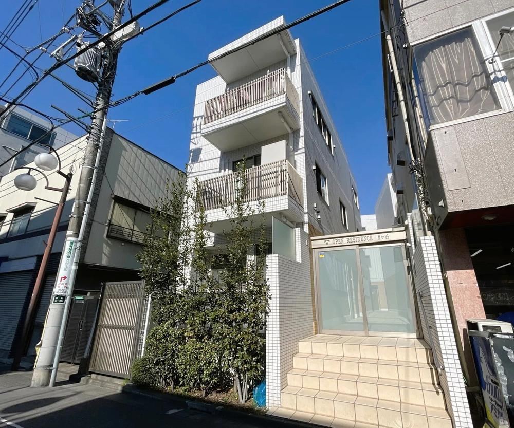 2LDK apartment in Shibuya Ward, Tokyo - Photo 1