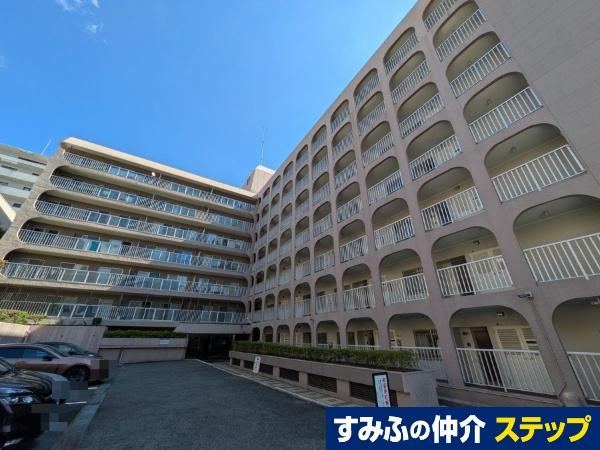 3LDK apartment in Chuo Ward, Kobe, Hyogo - Photo 1