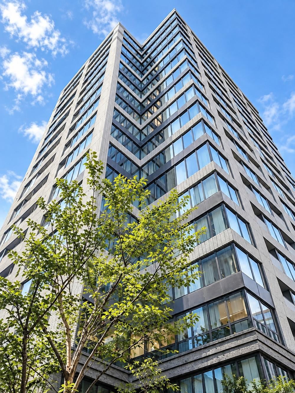 2LDK apartment in Chiyoda Ward, Tokyo - Photo 1