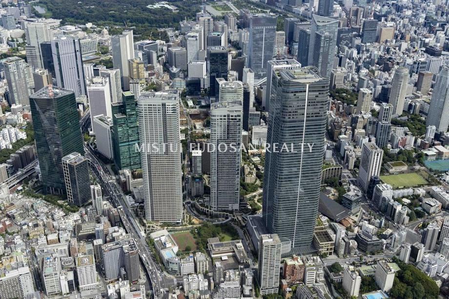 2LDK apartment in Minato Ward, Tokyo - Photo 1