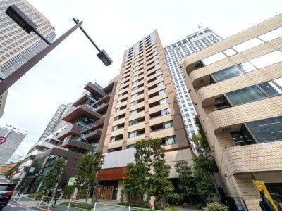 2LDK apartment in Minato Ward, Tokyo - Photo 1