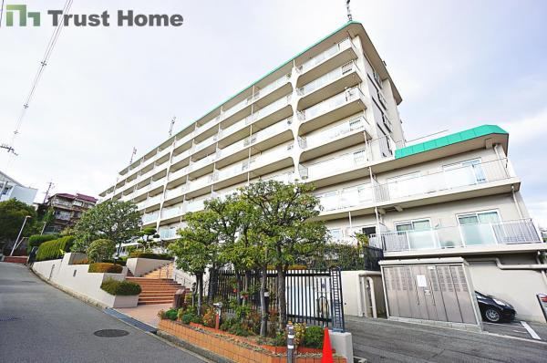 2LDK apartment in Toyonaka, Osaka - Photo 1