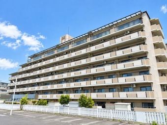 3LDK apartment in Toyota