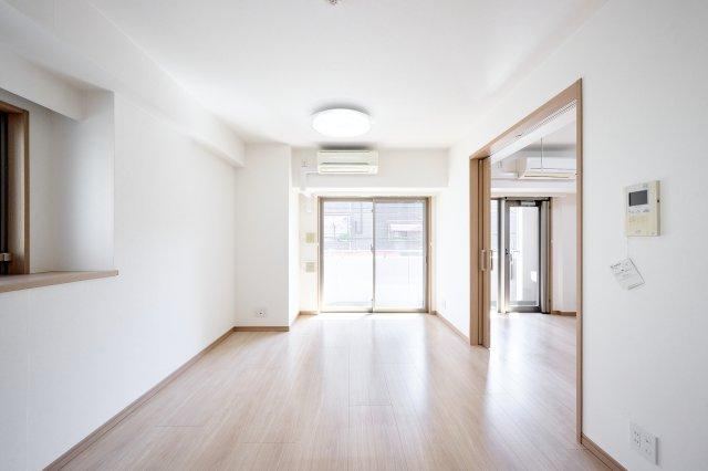 2LDK apartment in Toshima Ward, Tokyo - Photo 1