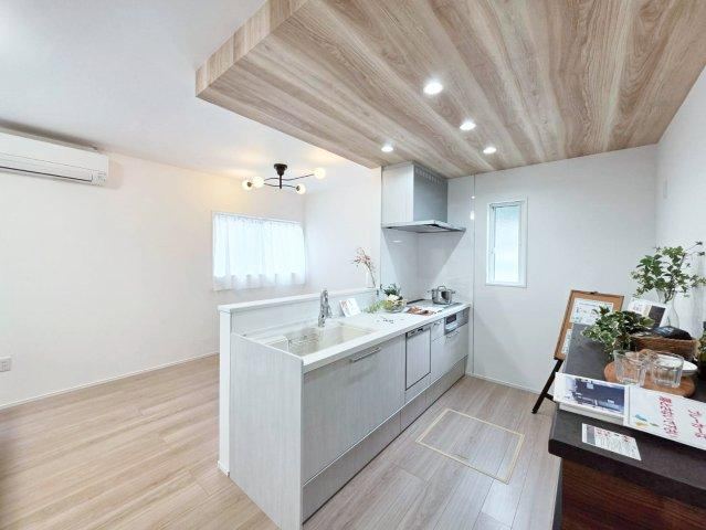 3LDK house in Hatsukaichi, Hiroshima - Photo 1