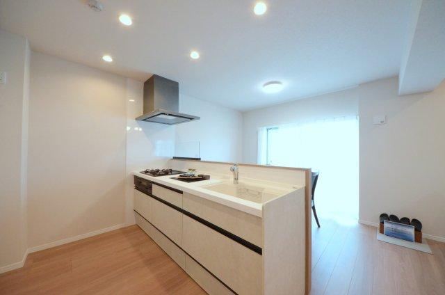 2LDK apartment in Naka Ward, Hiroshima - Photo 1