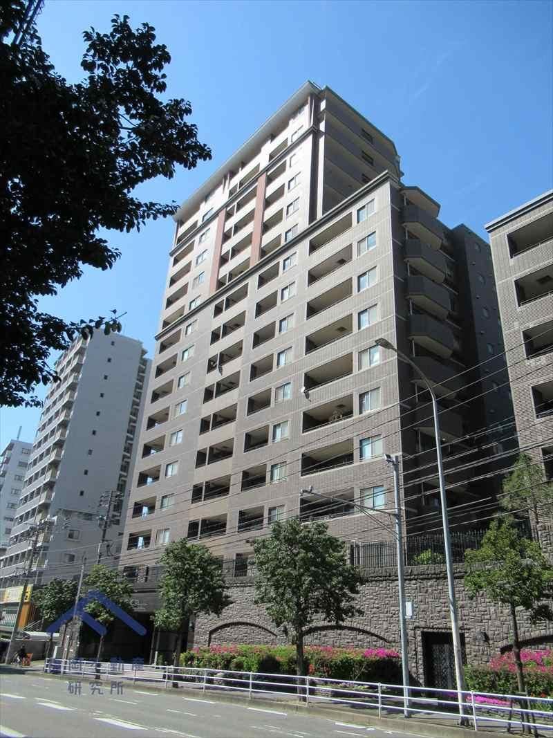 4LDK+S apartment in Chuo Ward, Fukuoka - Photo 1