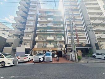 Studio apartment in Naka Ward