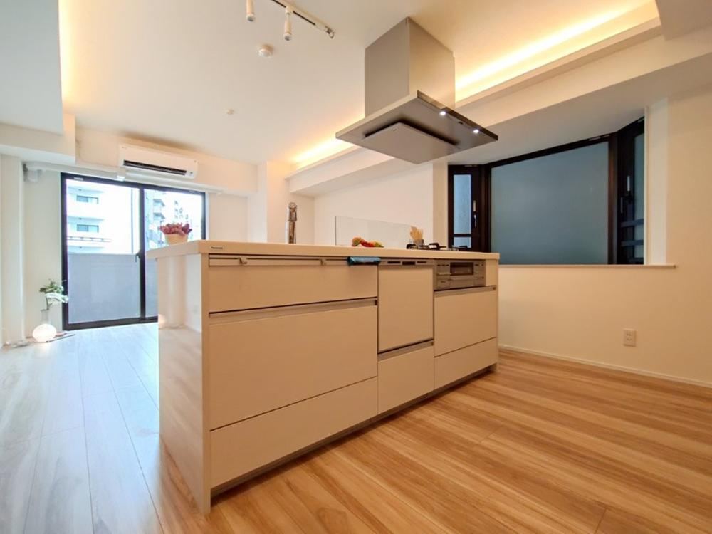 3LDK apartment in Bunkyo Ward, Tokyo - Photo 1