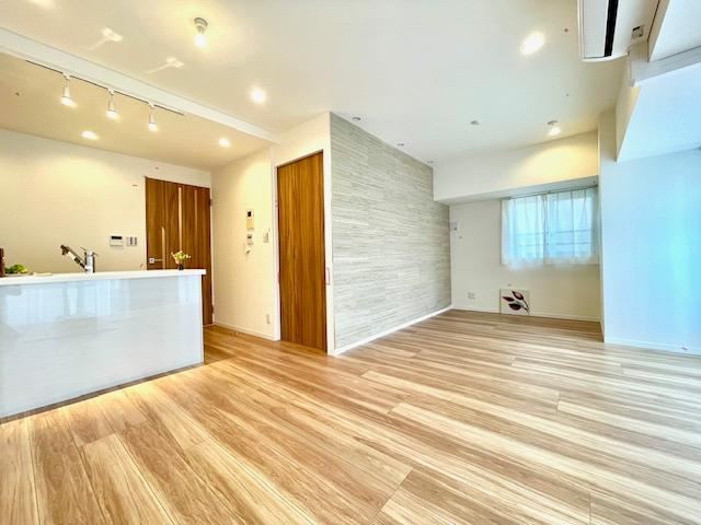 2LDK+S apartment in Taito Ward, Tokyo - Photo 1