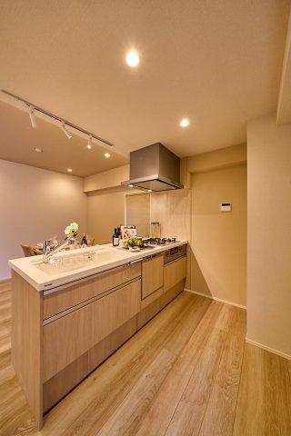 3LDK apartment in Nakano Ward, Tokyo - Photo 1