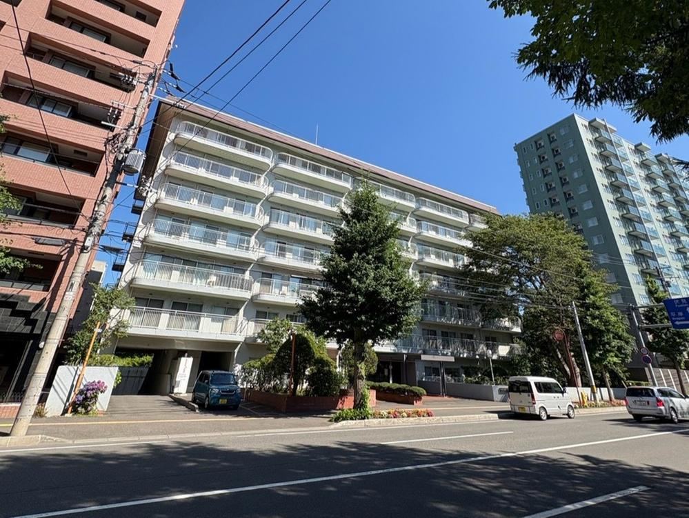 2LDK apartment in Chuo Ward, Sapporo, Hokkaido - Photo 1