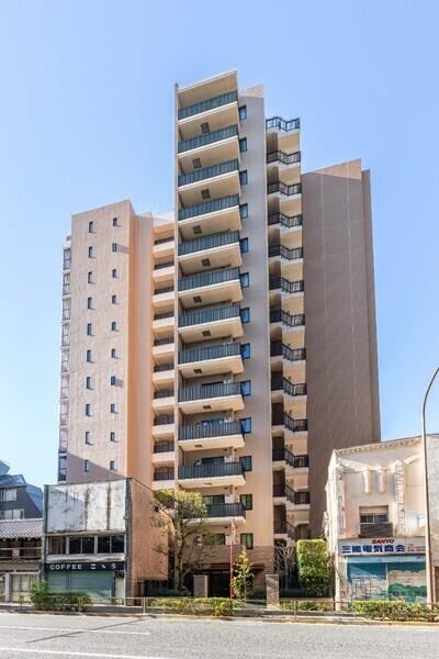 3LDK apartment in Bunkyo Ward, Tokyo - Photo 1