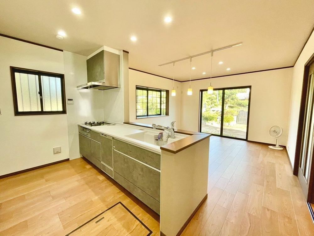 6LDK+S house in Yachiyo, Chiba - Photo 1