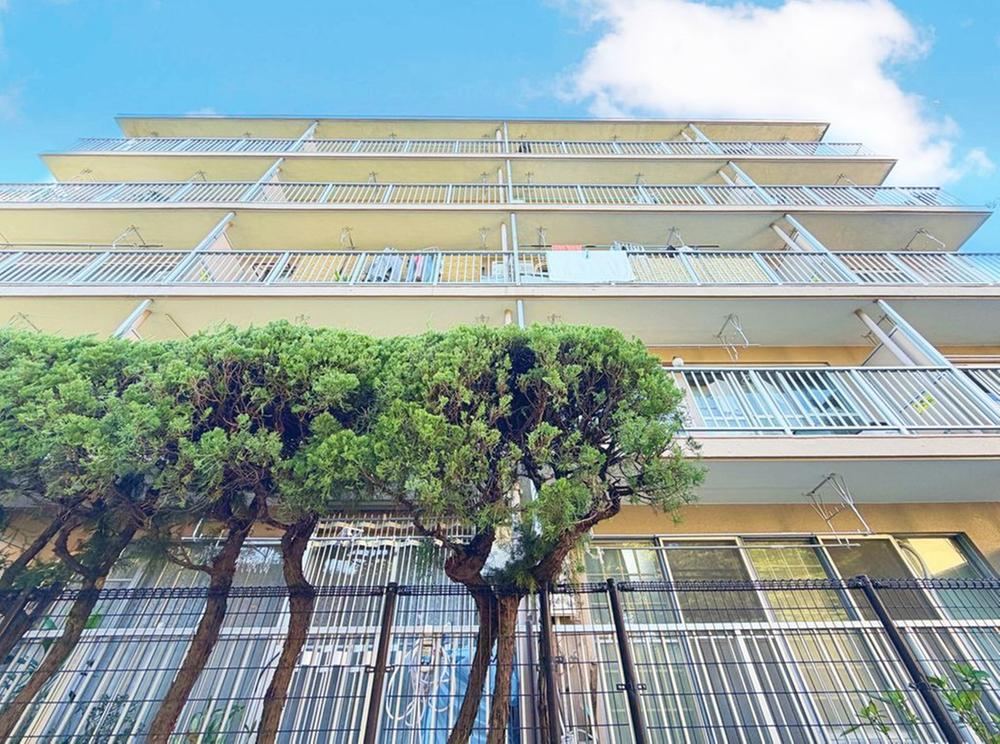 3LDK apartment in Shinagawa Ward, Tokyo - Photo 1