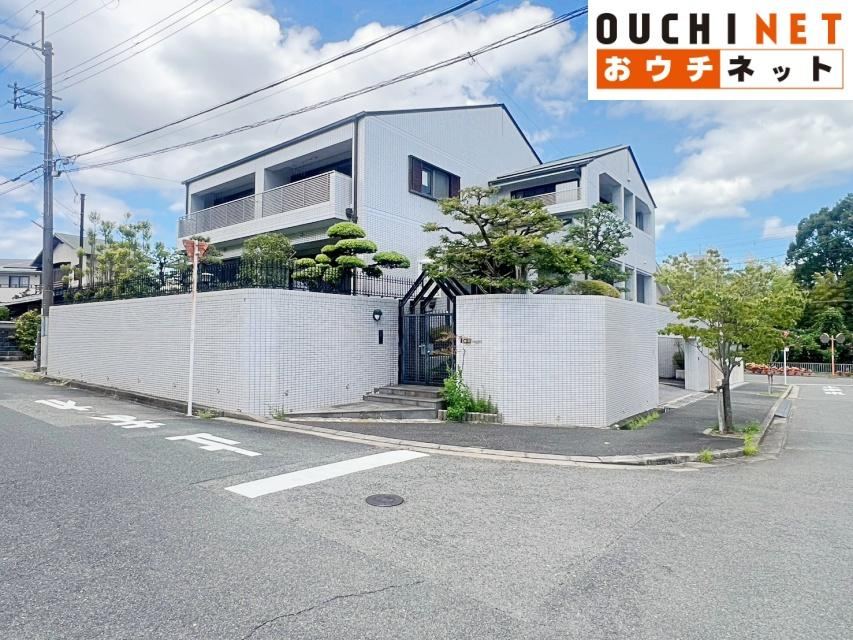 7LDK house in Suita, Osaka - Photo 1