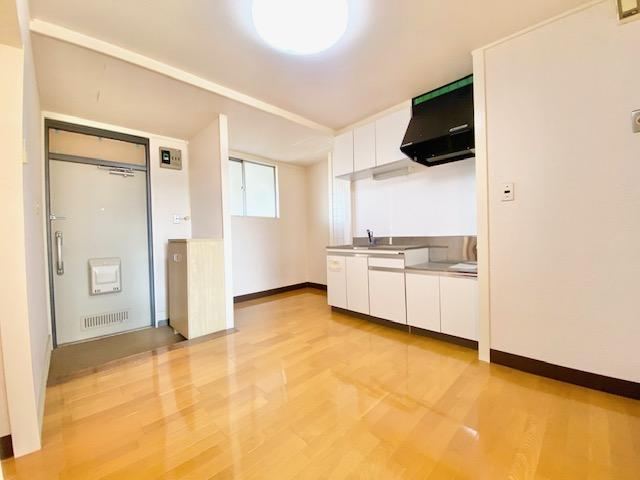 2LDK apartment in Narashino, Chiba - Photo 1