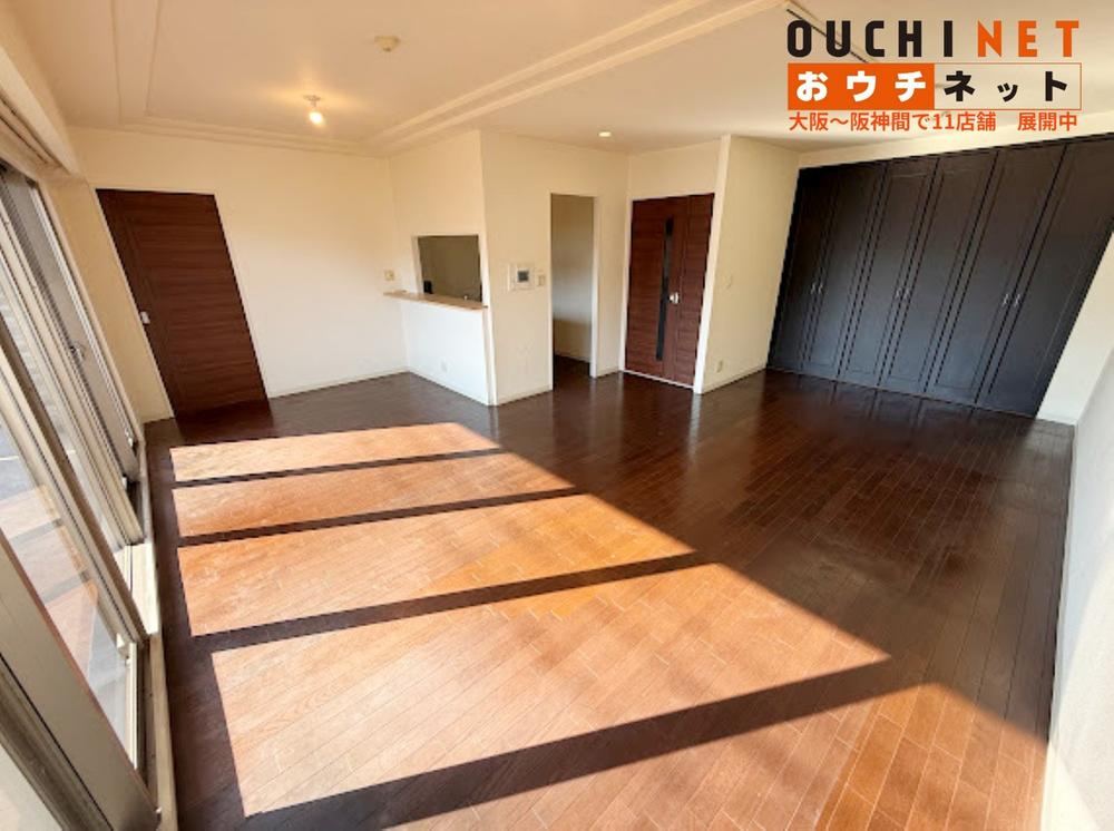 3LDK apartment in Suita, Osaka - Photo 1