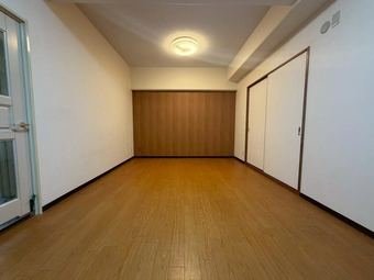 3LDK apartment in Nishi Ward