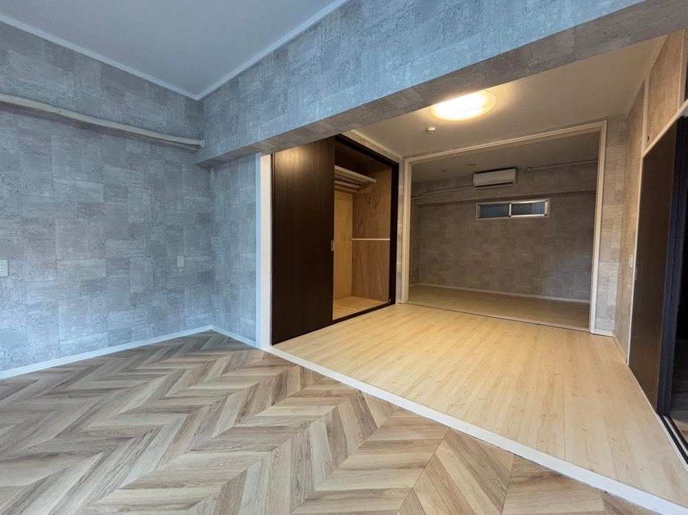 3DK apartment in Kita Ward, Osaka - Photo 1