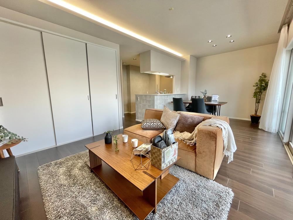 3LDK+S apartment in Joto Ward, Osaka - Photo 1