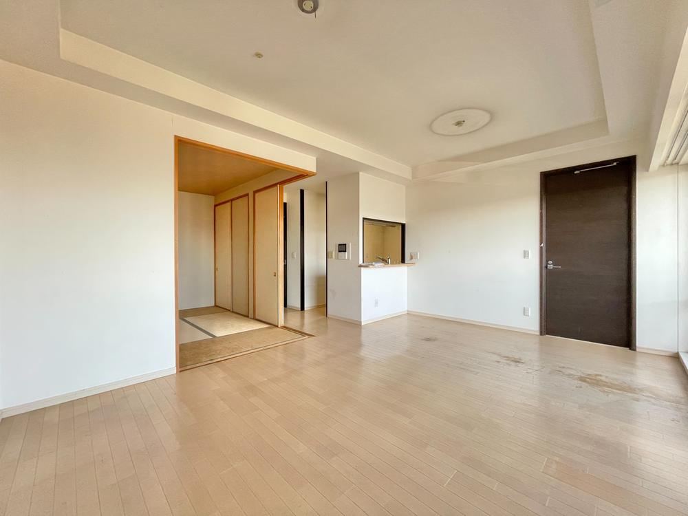 4LDK apartment in Nishinomiya, Hyogo - Photo 1