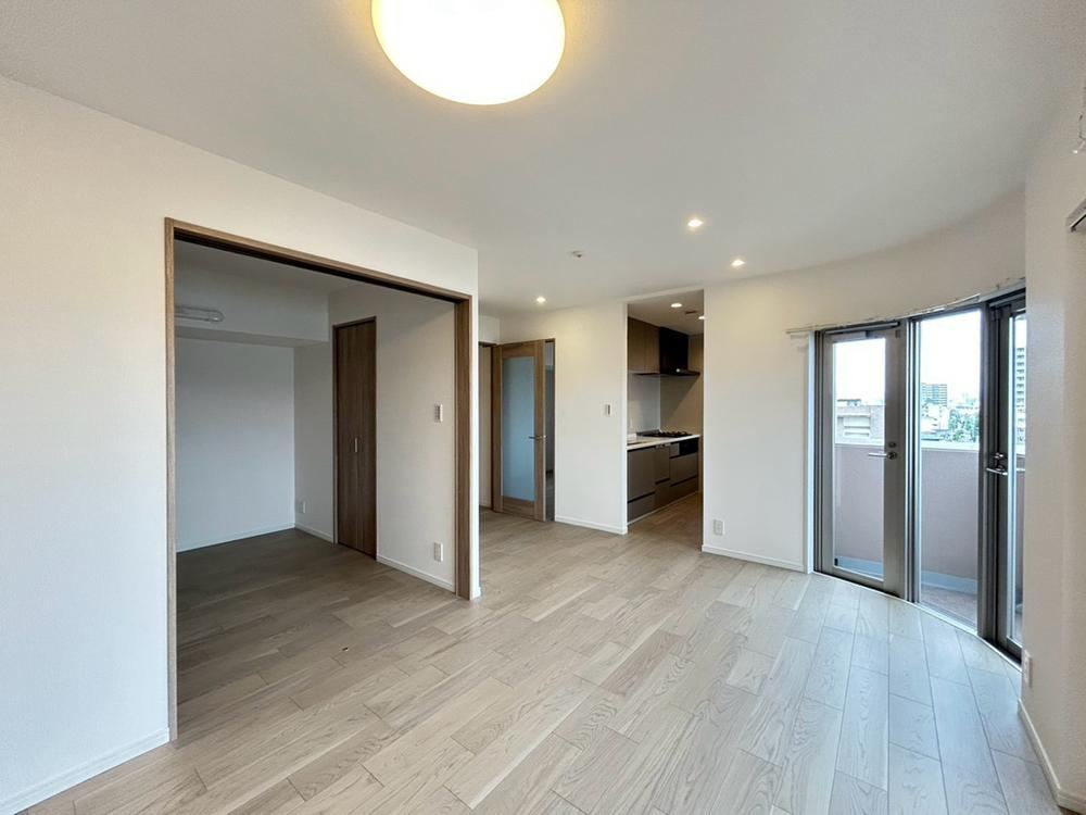 3LDK apartment in Tsurumi Ward, Osaka - Photo 1