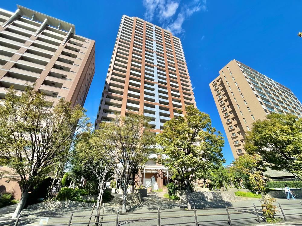 3LDK apartment in Tsurumi Ward, Osaka - Photo 1