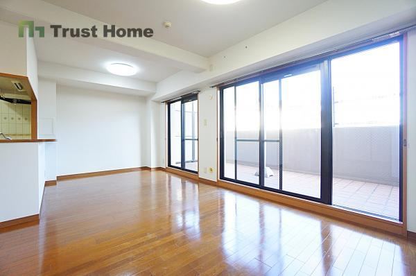 3LDK apartment in Suma Ward, Kobe, Hyogo - Photo 1