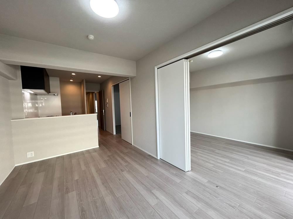 3LDK apartment in Joto Ward, Osaka - Photo 1