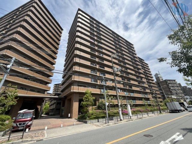 3LDK apartment in Joto Ward, Osaka - Photo 1
