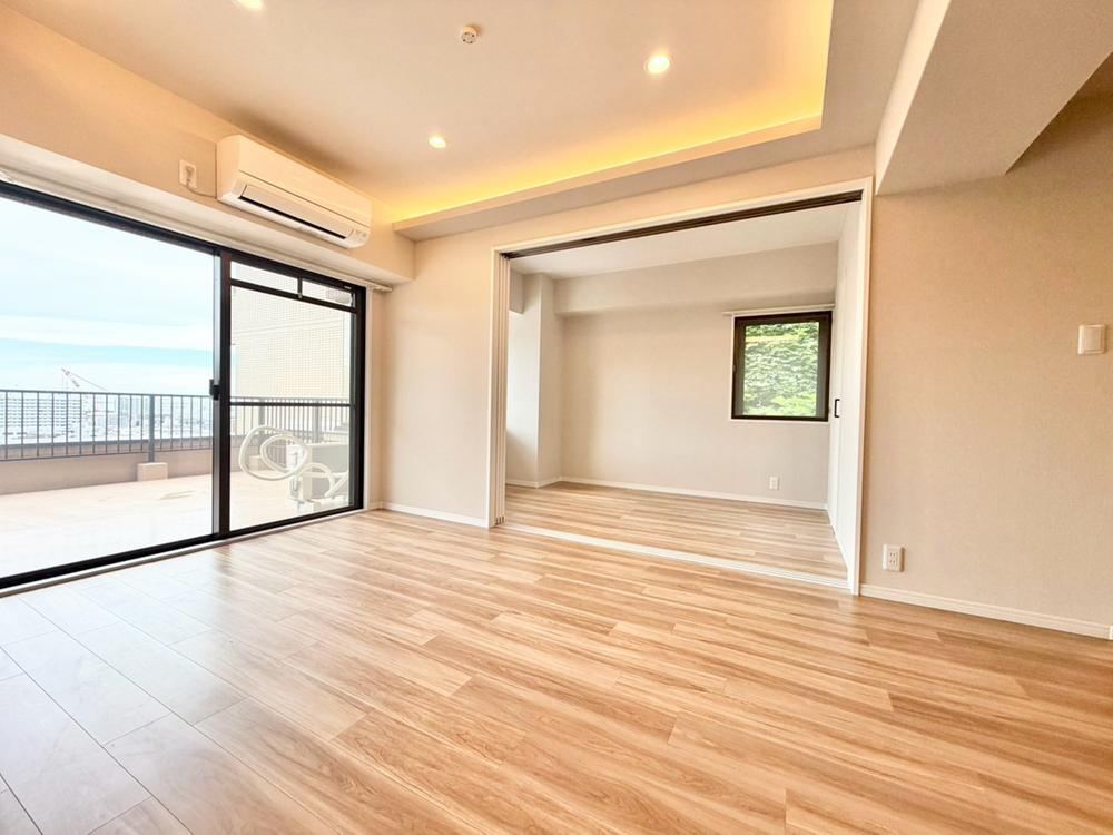 3LDK apartment in Isogo Ward, Yokohama, Kanagawa - Photo 1