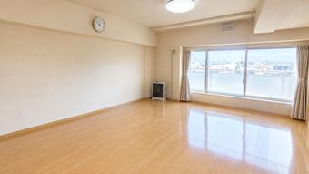 4LDK apartment in Higashi Ward, Sapporo