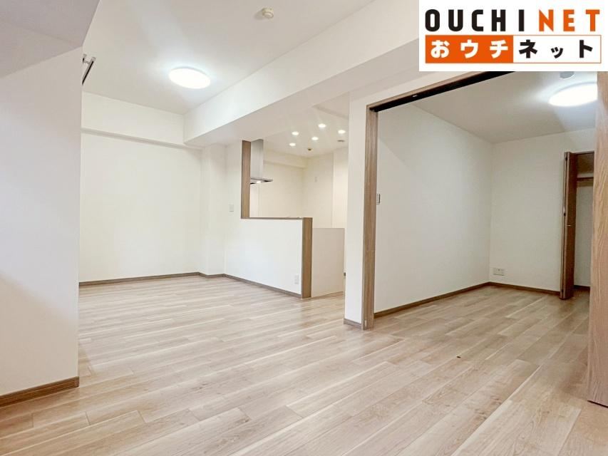 4LDK apartment in Suita, Osaka - Photo 1