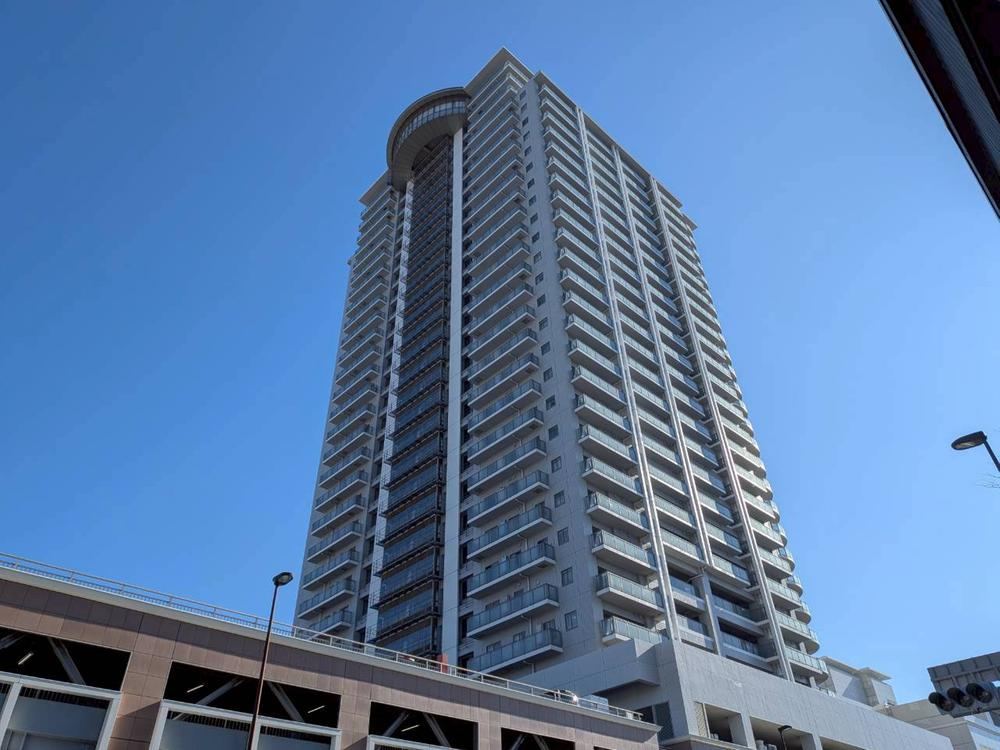 3LDK+S apartment in Isogo Ward, Yokohama, Kanagawa - Photo 1