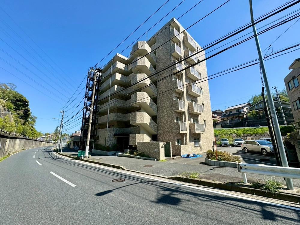 2LDK apartment in Isogo Ward, Yokohama, Kanagawa - Photo 1