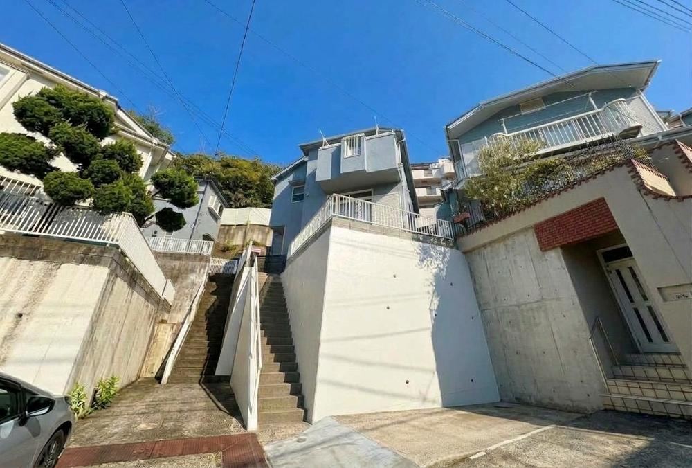 4LDK house in Isogo Ward, Yokohama, Kanagawa - Photo 1