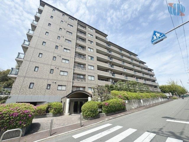 3LDK apartment in Hirakata, Osaka - Photo 1