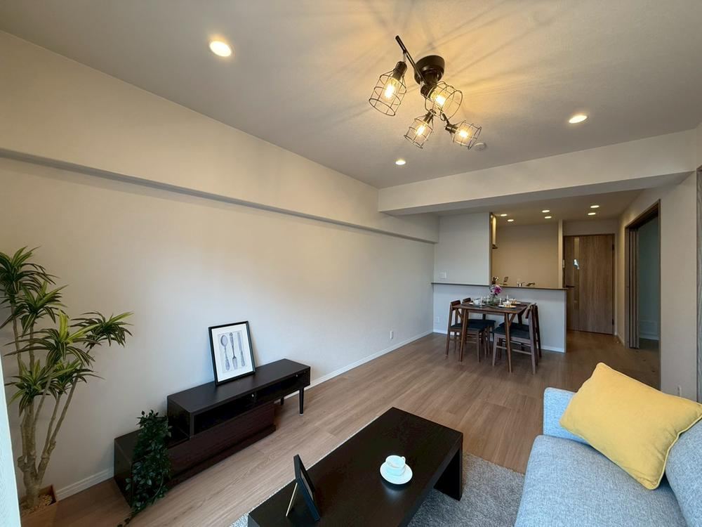 2LDK+S apartment in Tsurumi Ward, Osaka - Photo 1