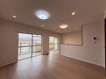 3LDK apartment in Tsurumi Ward