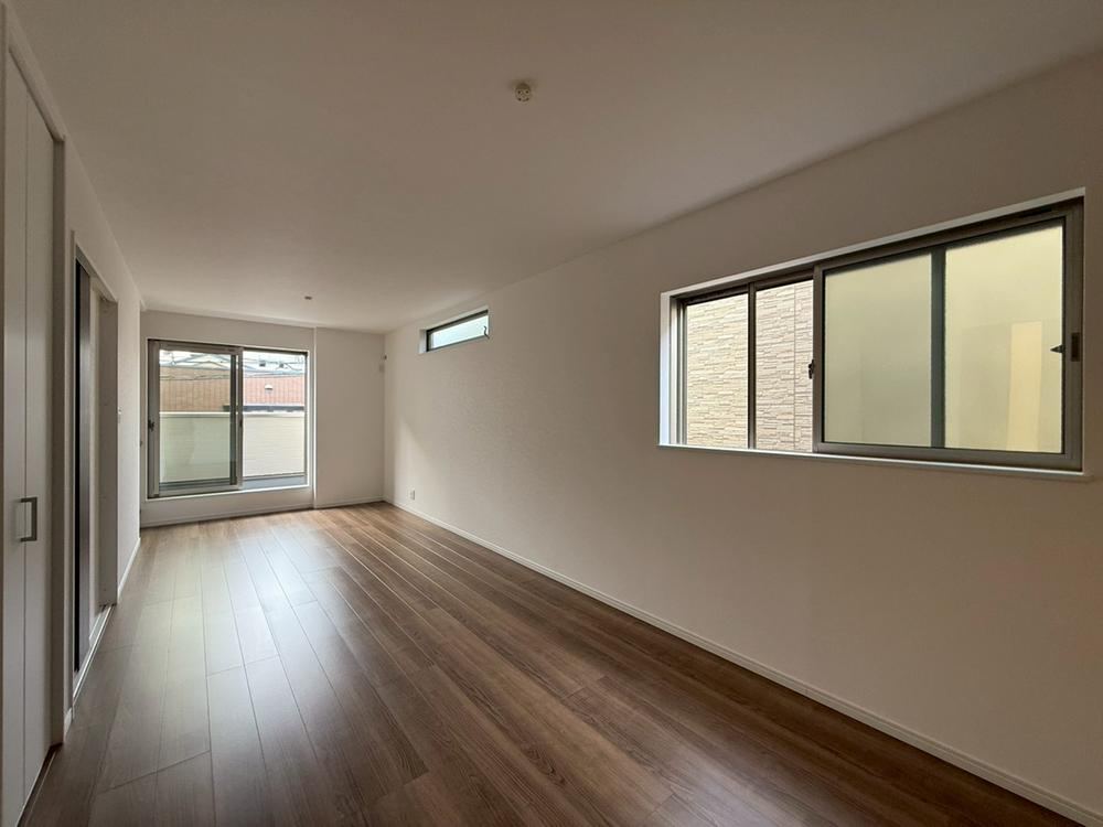 4LDK house in Higashinari Ward, Osaka - Photo 1