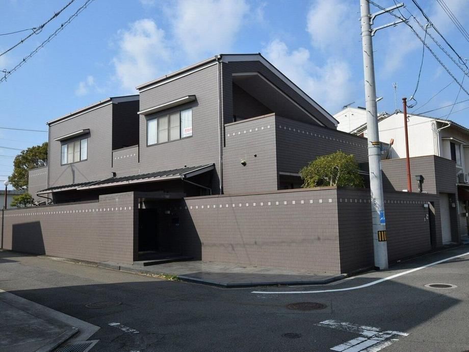7LDK house in Matsuyama, Ehime - Photo 1