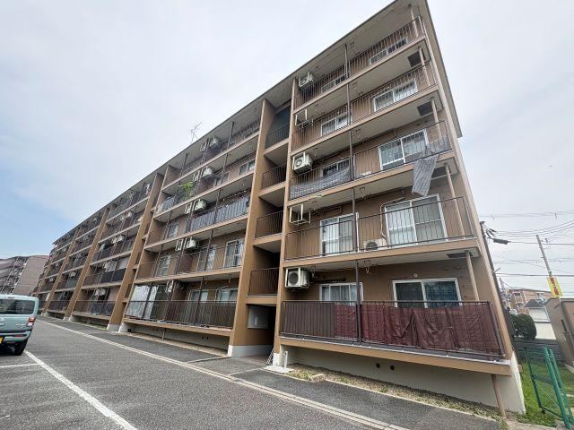 3DK apartment in Itami, Hyogo - Photo 1