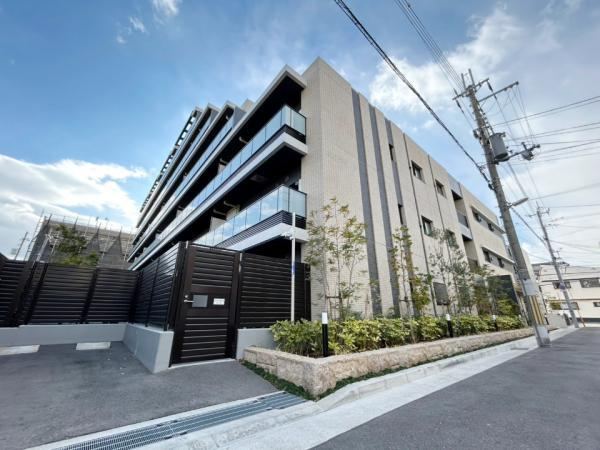 2LDK apartment in Amagasaki, Hyogo - Photo 1